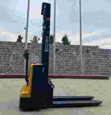 Electric Walkie Stacker 1500kg Load Capacity 1070mm Fork Length